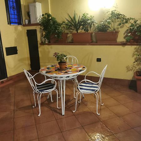 Le Stanze Di Eli E Gio Bed & Breakfast Castellammare di Stabia Eksteriør bilde