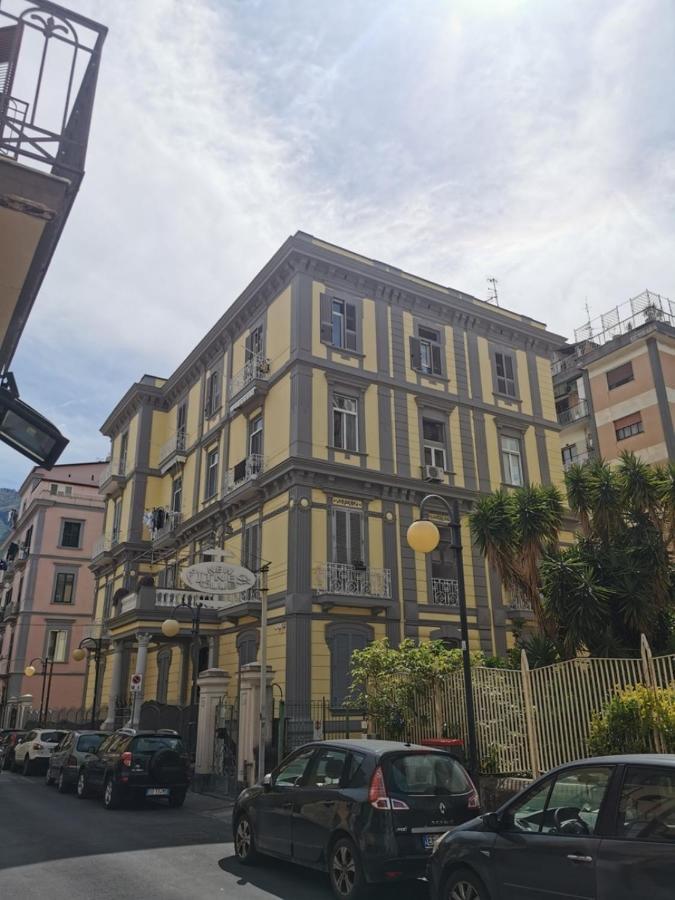 Le Stanze Di Eli E Gio Bed & Breakfast Castellammare di Stabia Eksteriør bilde
